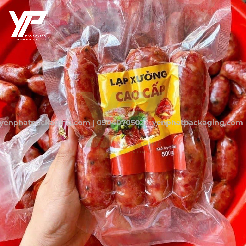 Bao bì lạp xưởng bằng túi PA hút chân dán tem nhãn