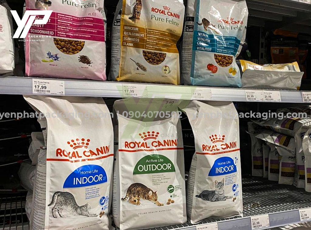 Bao bì thức ăn thú cưng thương hiệu Royal Canin được yêu thích trên thị trường