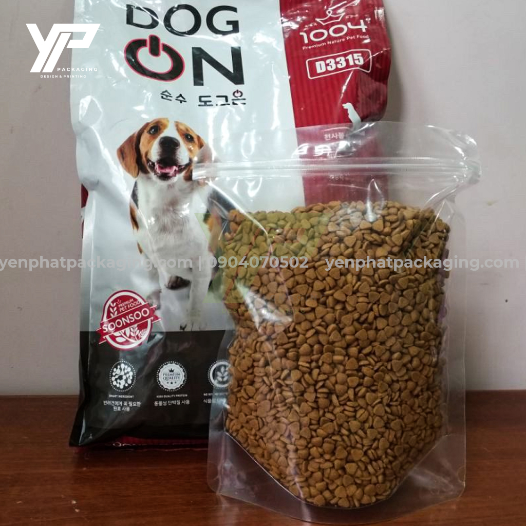 Túi zip trong thường được sử dụng để chiết lẻ thức ăn cho thú cưng